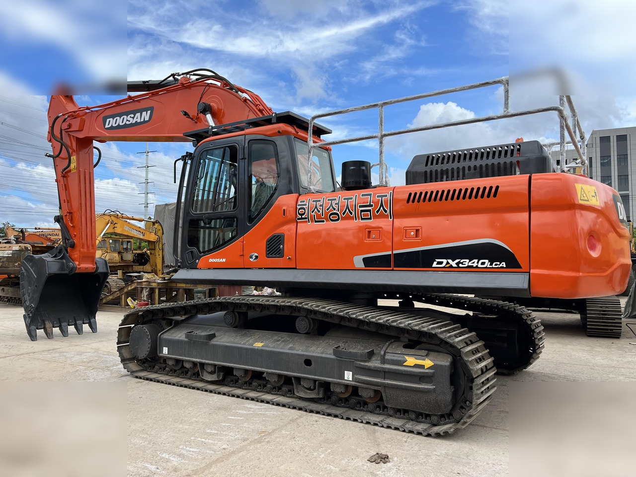 DOOSAN DX340 LCA - Escavadora de rastos: foto 1 DOOSAN DX340 LCA - Escavadora de rastos: foto 1