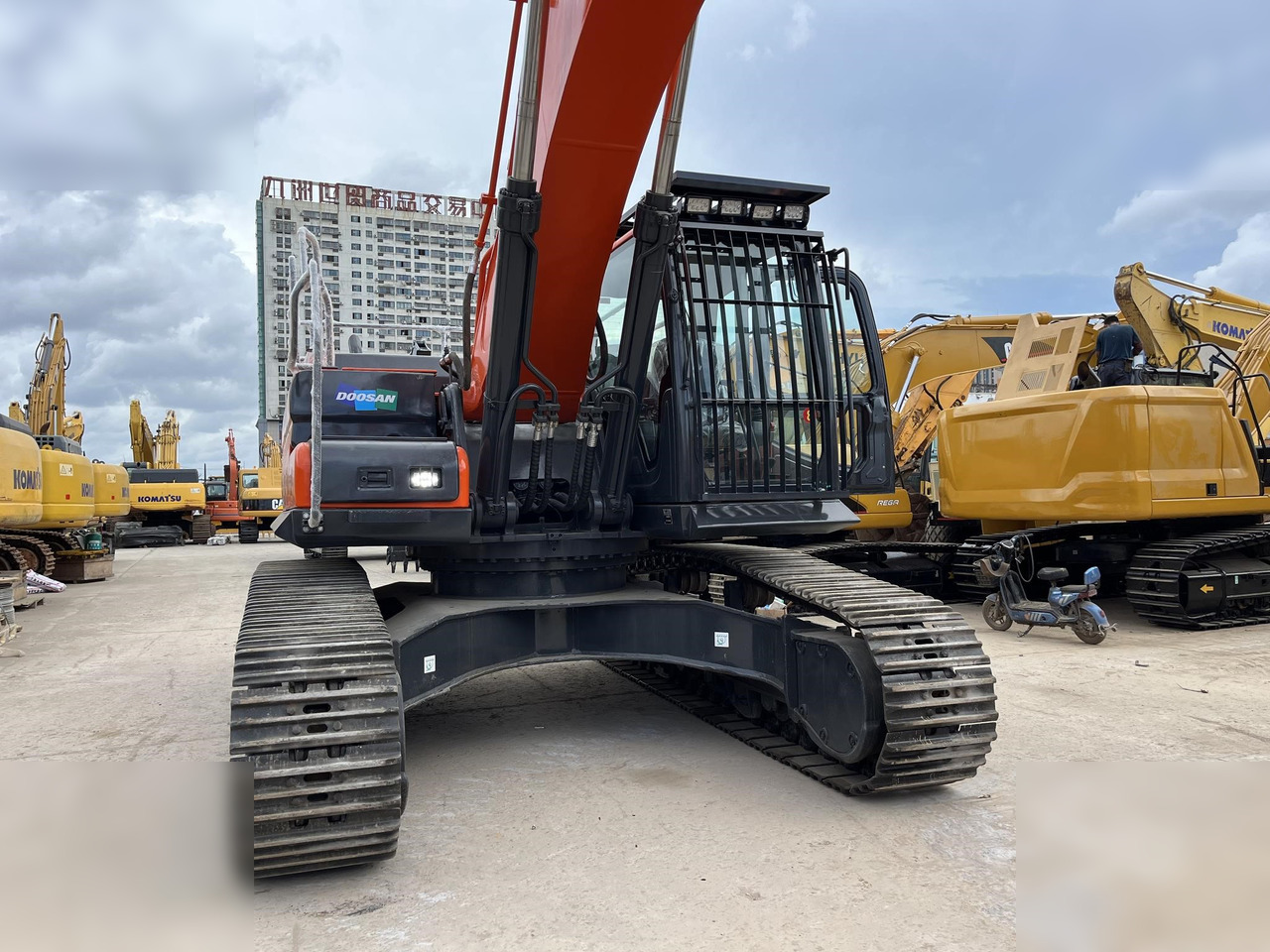 DOOSAN DX340 LCA - Escavadora de rastos: foto 2 DOOSAN DX340 LCA - Escavadora de rastos: foto 2