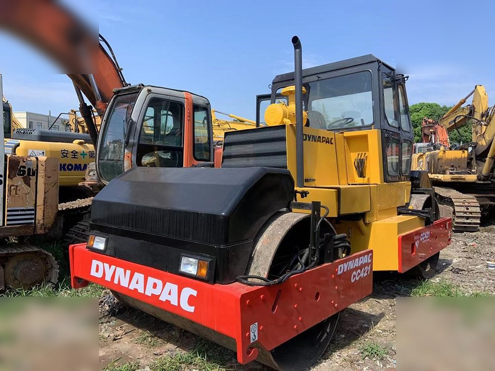 DYNAPAC CC421 - Compactador de asfalto: foto 4 DYNAPAC CC421 - Compactador de asfalto: foto 4