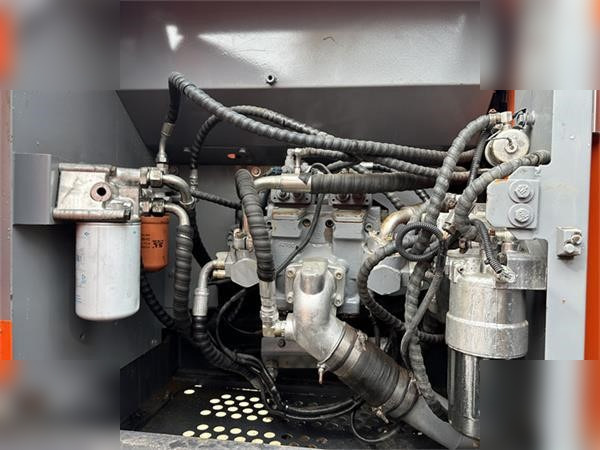 Escavadora de rastos HITACHI ZX200-3G: foto 7 Escavadora de rastos HITACHI ZX200-3G: foto 7