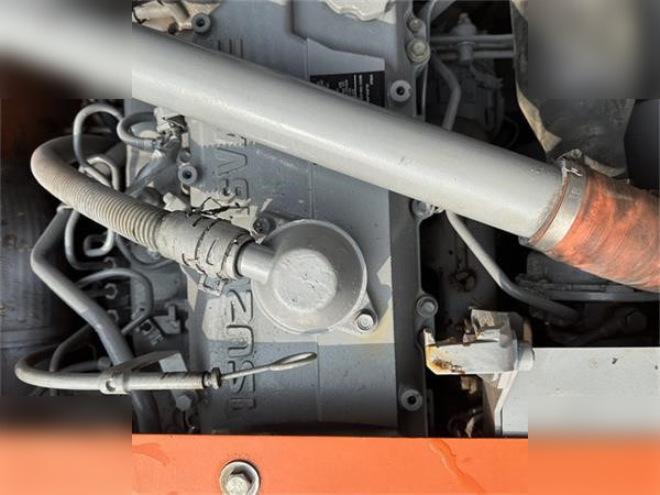 Escavadora de rastos HITACHI ZX200-3G: foto 8 Escavadora de rastos HITACHI ZX200-3G: foto 8