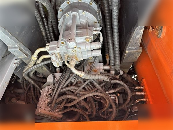 Escavadora de rastos HITACHI ZX200-3G: foto 6 Escavadora de rastos HITACHI ZX200-3G: foto 6