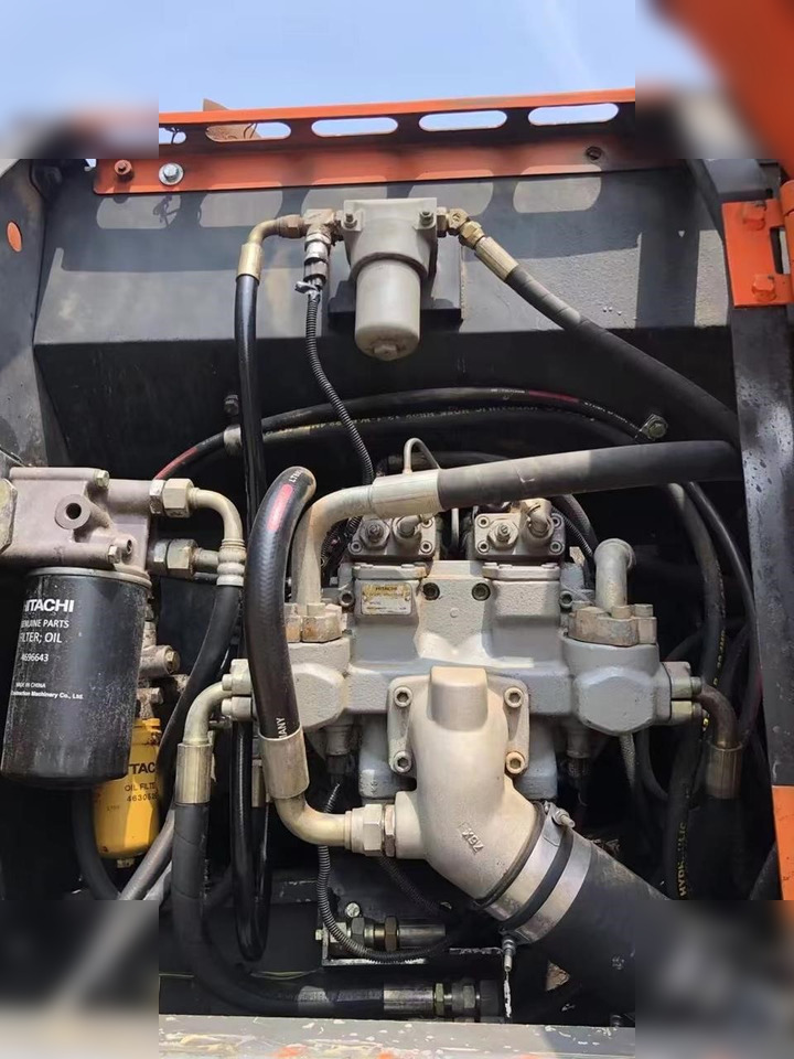 Escavadeira de rodas HITACHI ZX210W: foto 6