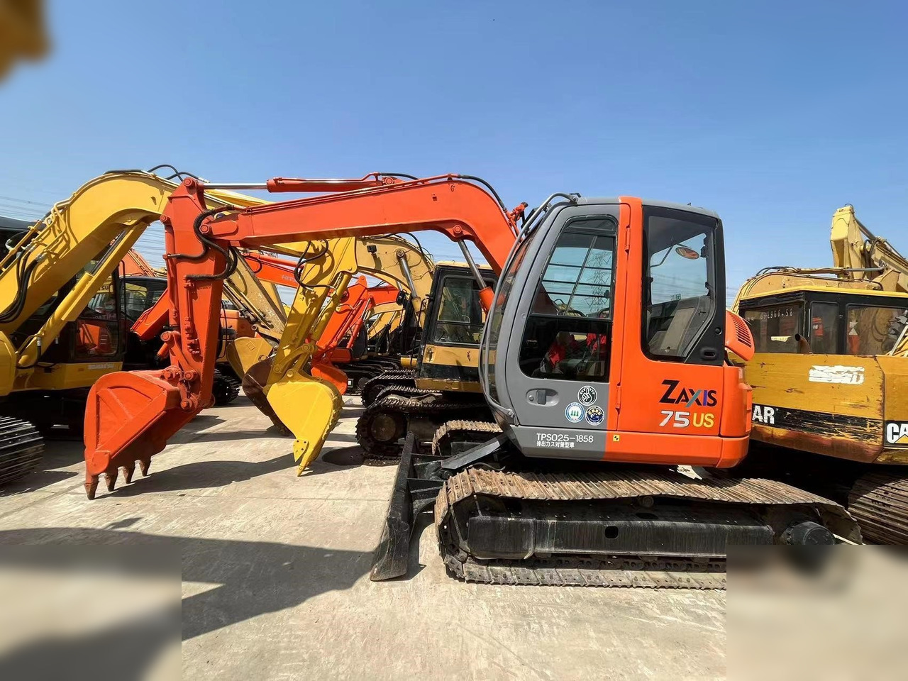 HITACHI ZX75US - Escavadora de rastos: foto 1 HITACHI ZX75US - Escavadora de rastos: foto 1