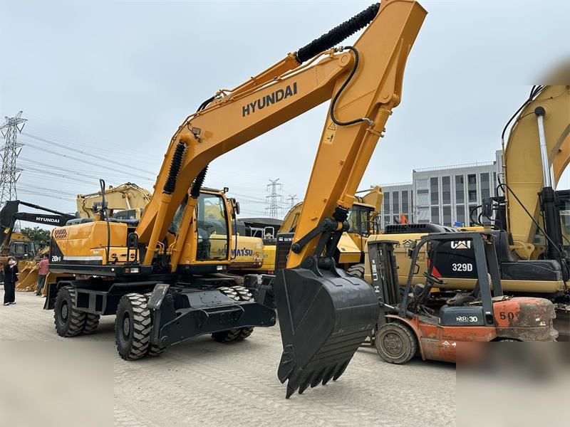 HYUNDAI ROBEX 210W-9 - Escavadeira de rodas: foto 3 HYUNDAI ROBEX 210W-9 - Escavadeira de rodas: foto 3