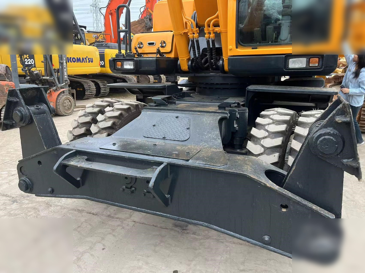 Escavadeira de rodas HYUNDAI ROBEX 210W-9: foto 6