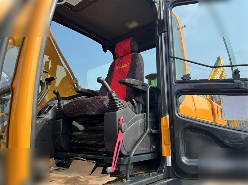 Escavadora de rastos HYUNDAI ROBEX 220 LC-9S: foto 6