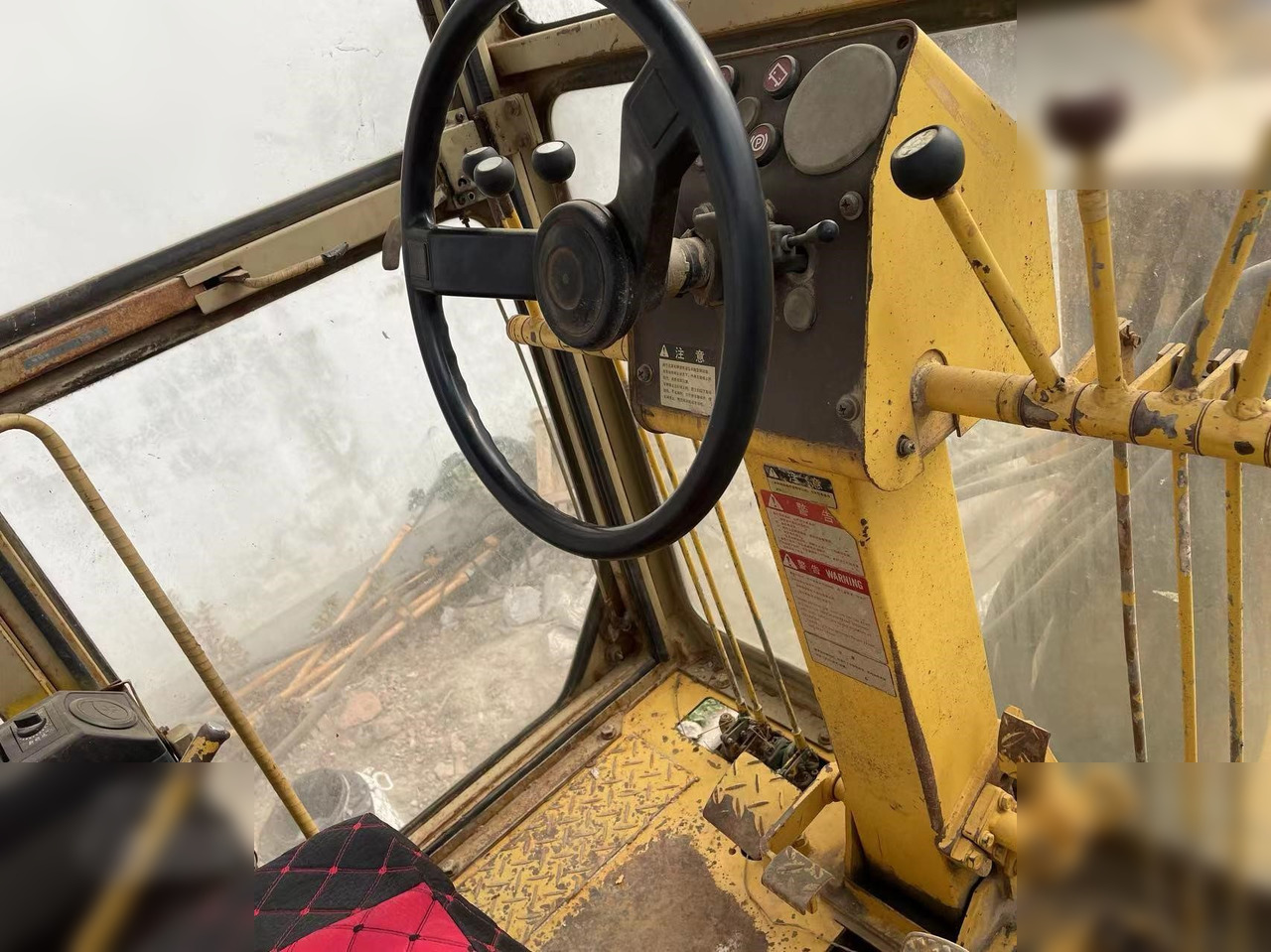 KOMATSU GD511A - Motoniveladora: foto 5 KOMATSU GD511A - Motoniveladora: foto 5