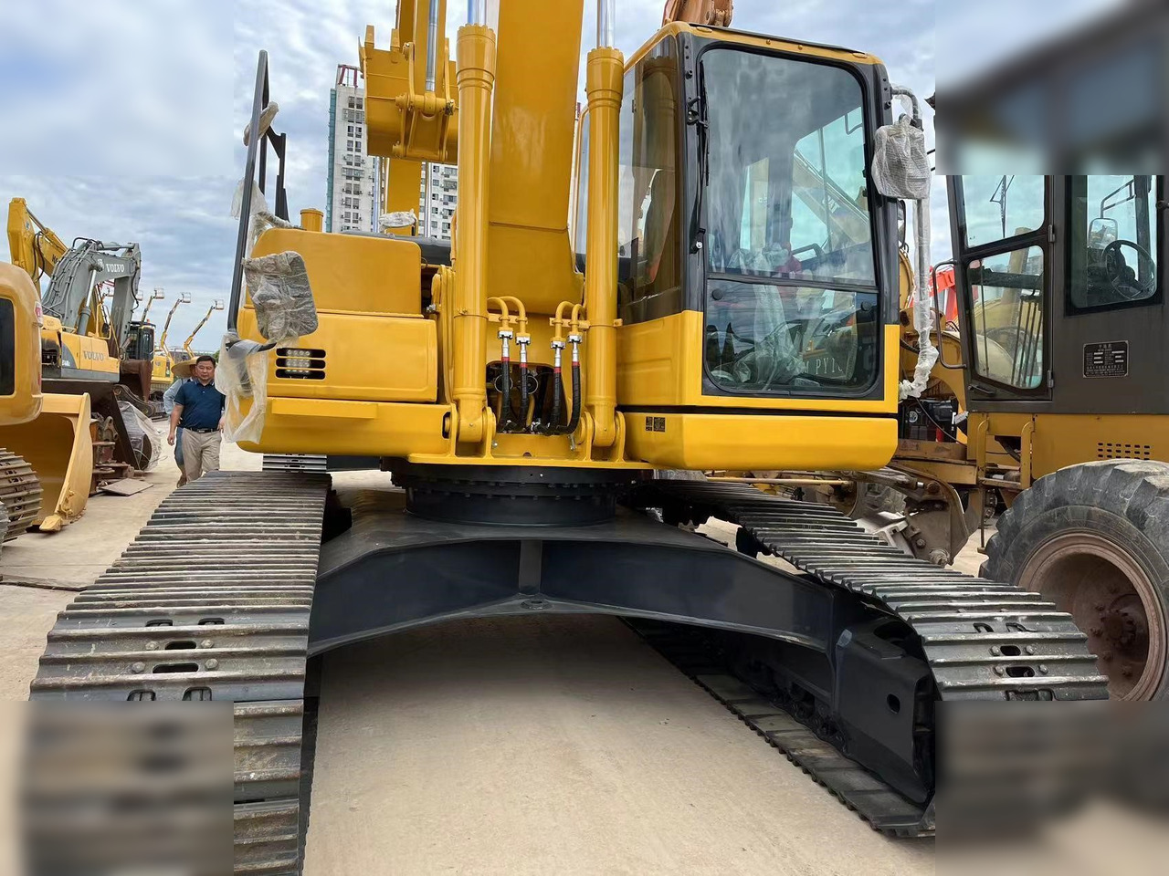 KOMATSU PC210 LC-8 - Escavadora de rastos: foto 2 KOMATSU PC210 LC-8 - Escavadora de rastos: foto 2