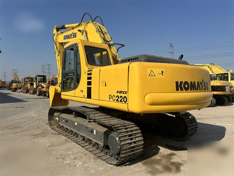 KOMATSU PC220-6 - Escavadora de rastos: foto 2 KOMATSU PC220-6 - Escavadora de rastos: foto 2