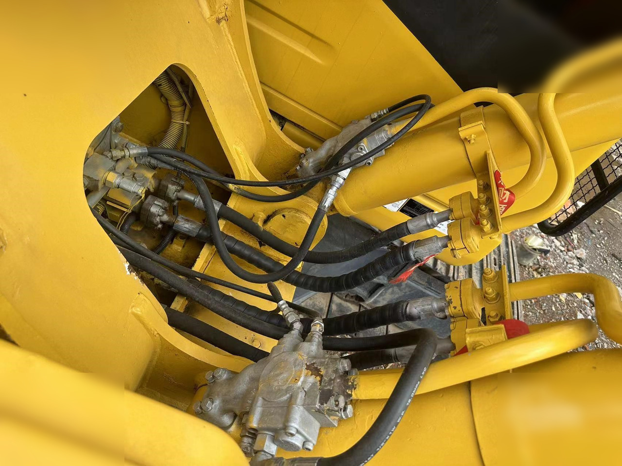 KOMATSU PC220-7 - Escavadora de rastos: foto 5 KOMATSU PC220-7 - Escavadora de rastos: foto 5