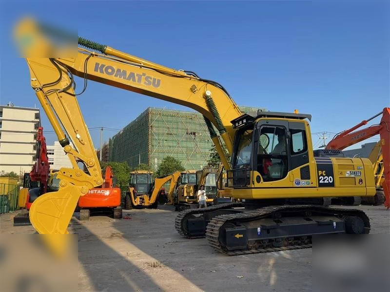 KOMATSU PC220-8 - Escavadora de rastos: foto 2 KOMATSU PC220-8 - Escavadora de rastos: foto 2