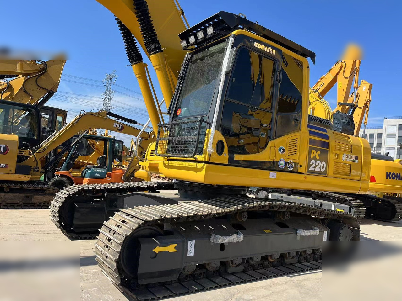 KOMATSU PC220-8 - Escavadora de rastos: foto 5 KOMATSU PC220-8 - Escavadora de rastos: foto 5