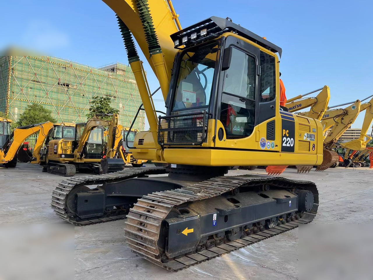 KOMATSU PC220-8 - Escavadora de rastos: foto 4 KOMATSU PC220-8 - Escavadora de rastos: foto 4