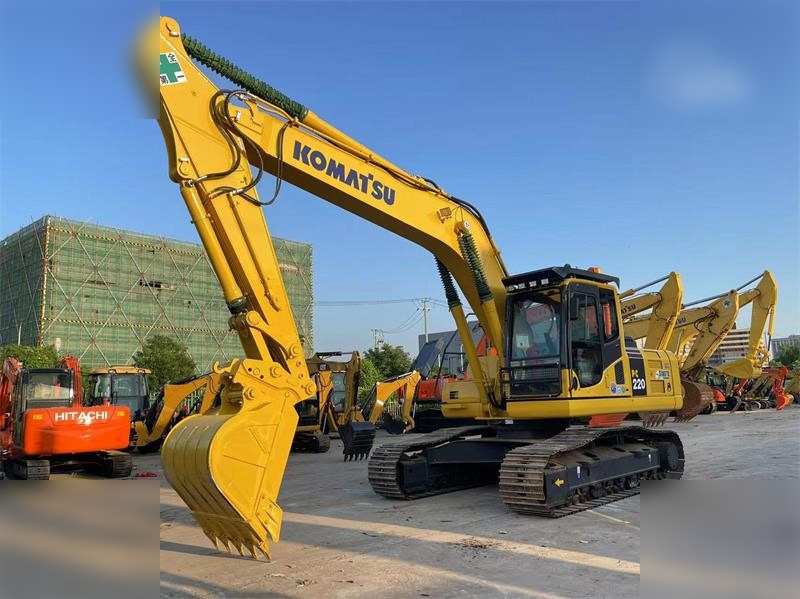 KOMATSU PC220-8 - Escavadora de rastos: foto 4 KOMATSU PC220-8 - Escavadora de rastos: foto 4