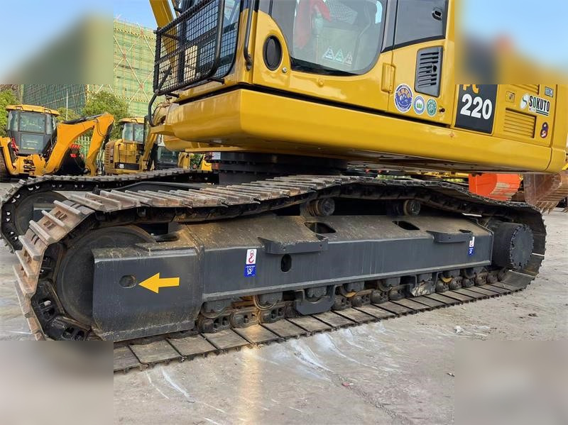 KOMATSU PC220-8 - Escavadora de rastos: foto 5 KOMATSU PC220-8 - Escavadora de rastos: foto 5