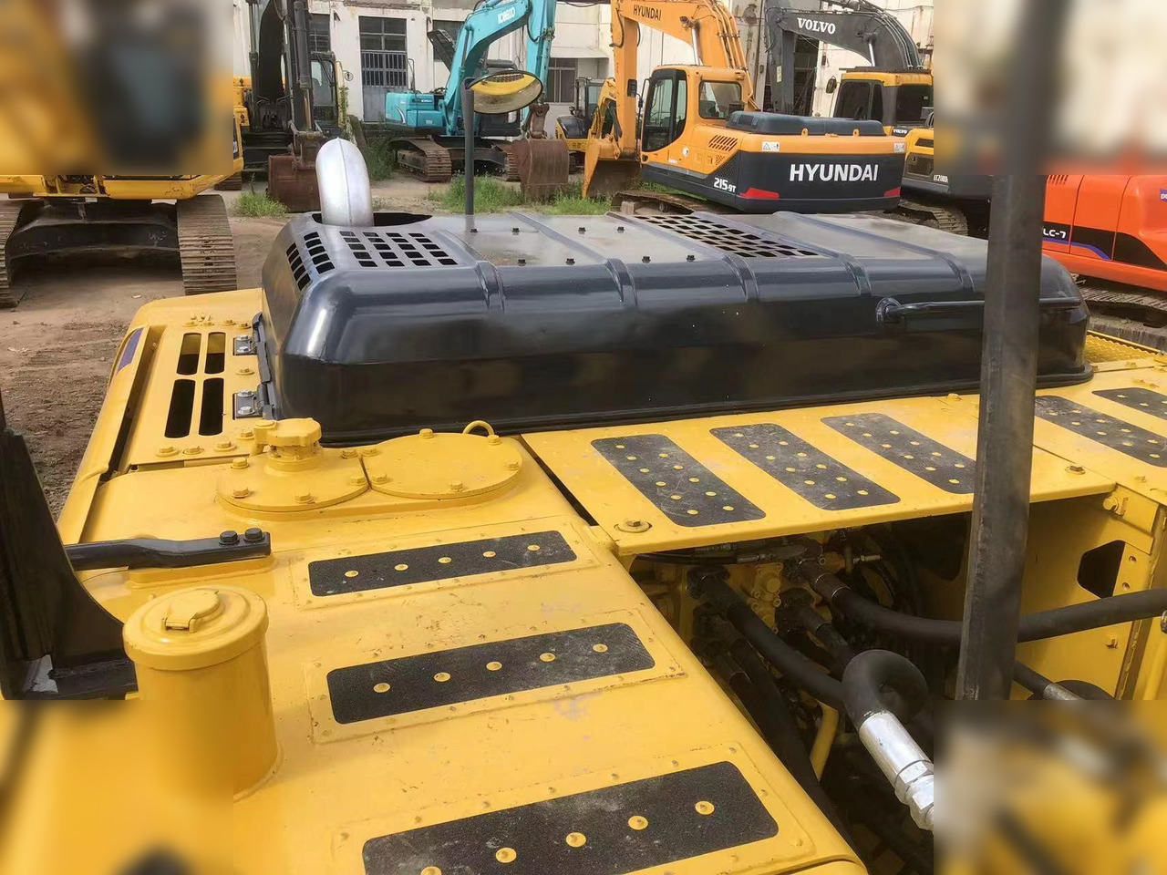 Escavadora de rastos KOMATSU PC220-8N1: foto 6