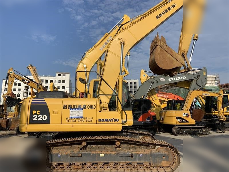 KOMATSU PC220-8N1 - Escavadora de rastos: foto 4 KOMATSU PC220-8N1 - Escavadora de rastos: foto 4