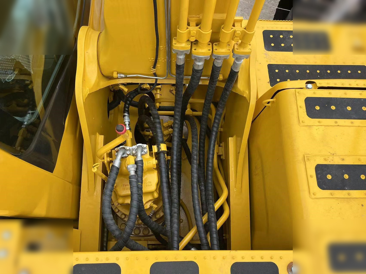 Leasing de KOMATSU PC240 LC-8 KOMATSU PC240 LC-8: foto 8