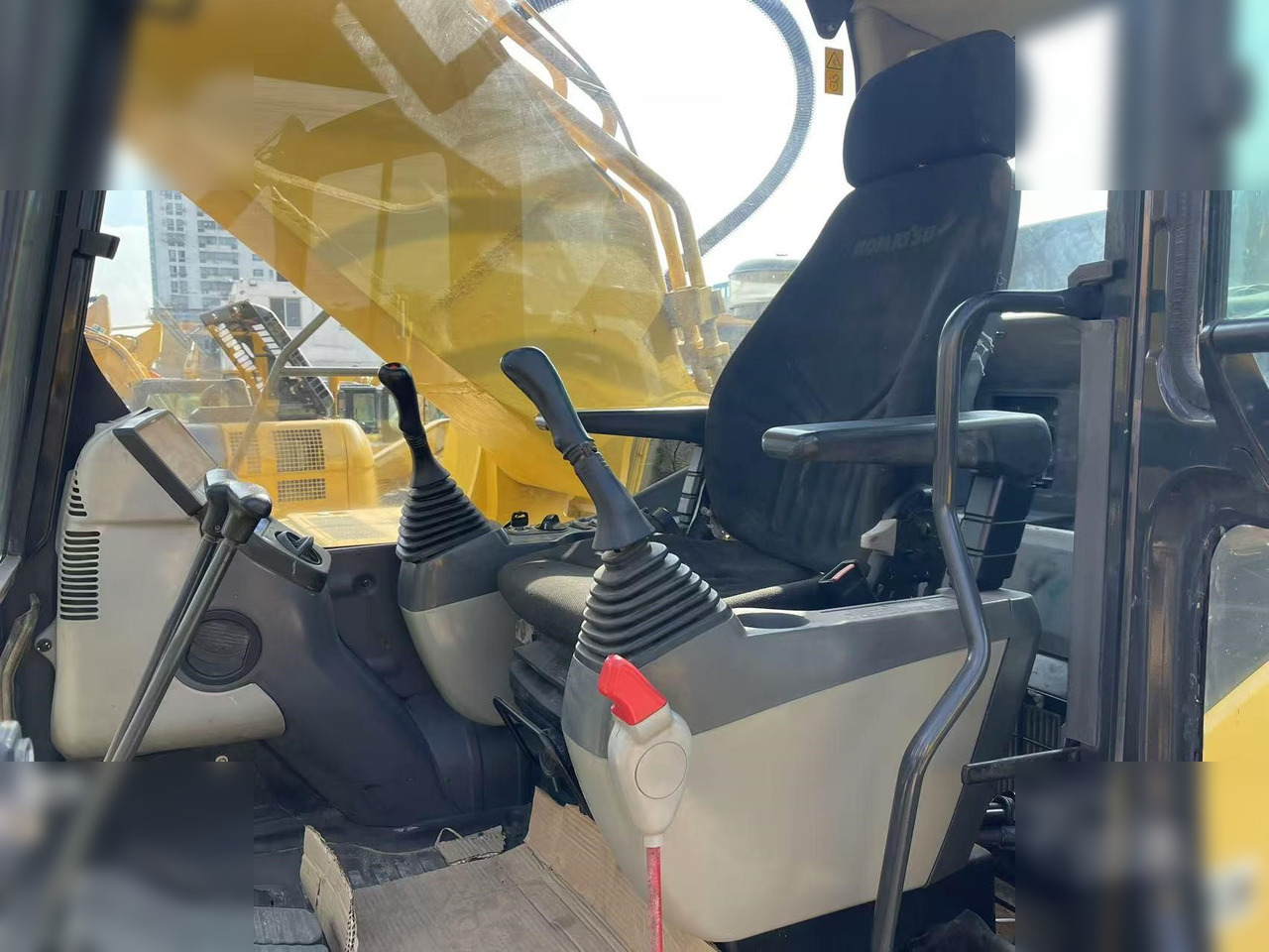 Escavadora de rastos KOMATSU PC400-8: foto 9
