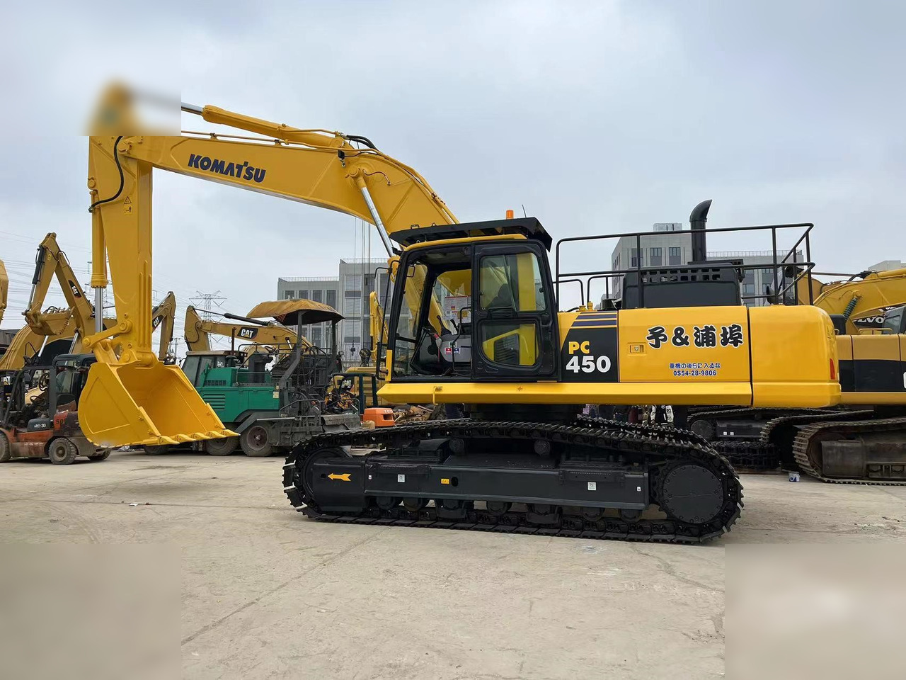 KOMATSU PC450-8 - Escavadora de rastos: foto 2 KOMATSU PC450-8 - Escavadora de rastos: foto 2