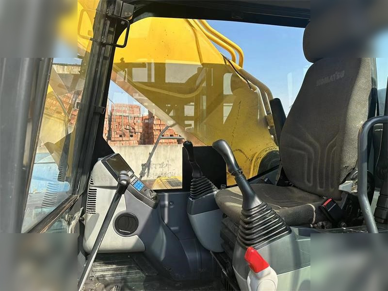 Escavadora de rastos KOMATSU PC460 LC-8: foto 8