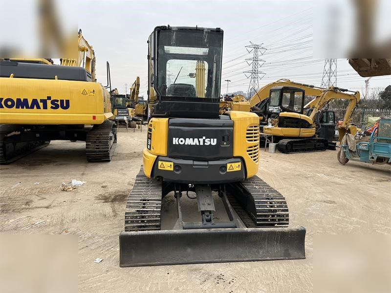 KOMATSU PC50MR-2 - Mini escavadeira: foto 3 KOMATSU PC50MR-2 - Mini escavadeira: foto 3