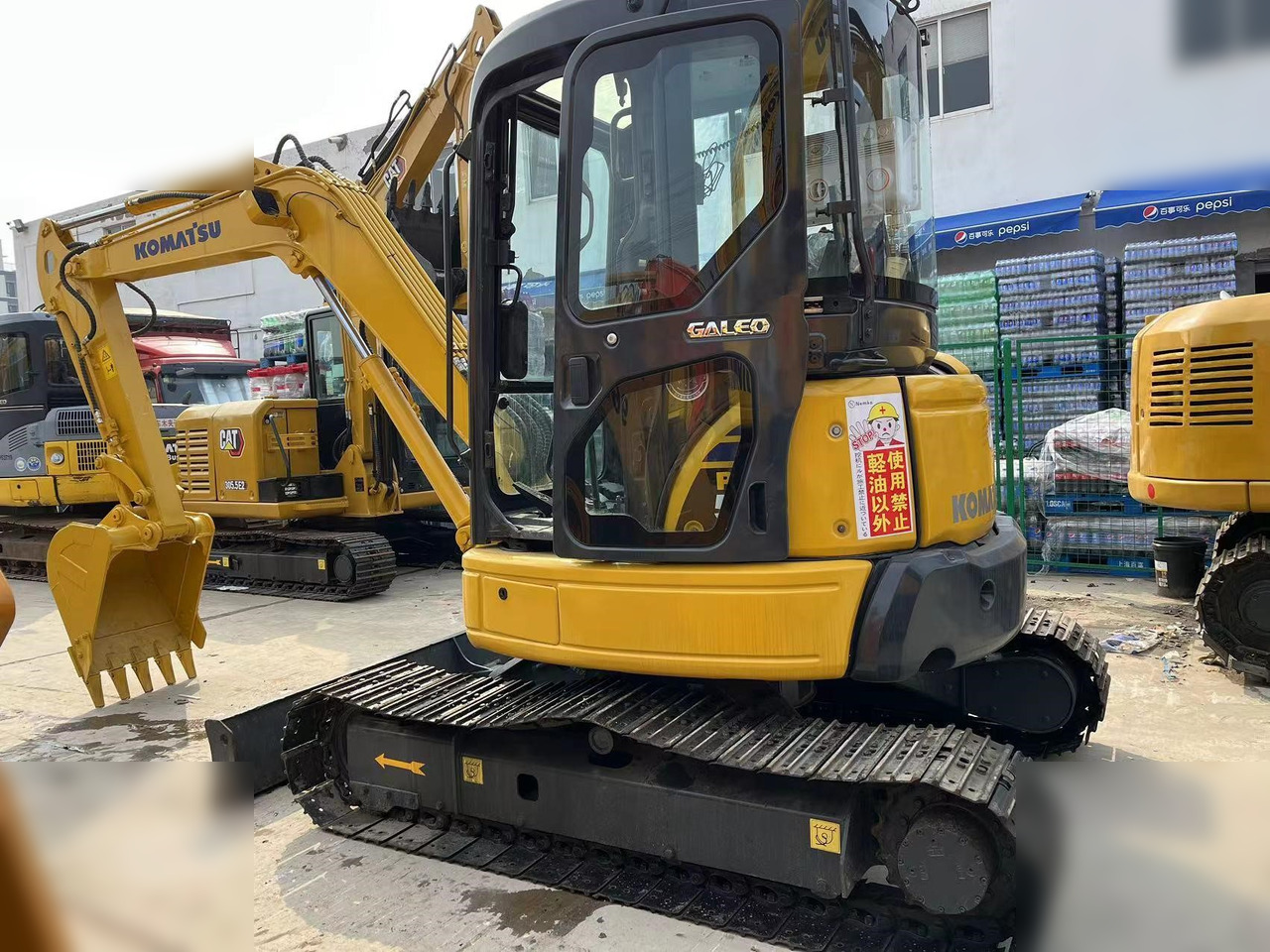 KOMATSU PC55MR-3 - Mini escavadeira: foto 3 KOMATSU PC55MR-3 - Mini escavadeira: foto 3