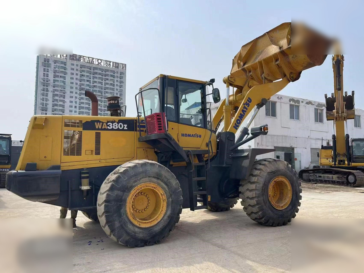 KOMATSU WA380Z-6 - Pá carregadora de rodas: foto 2 KOMATSU WA380Z-6 - Pá carregadora de rodas: foto 2