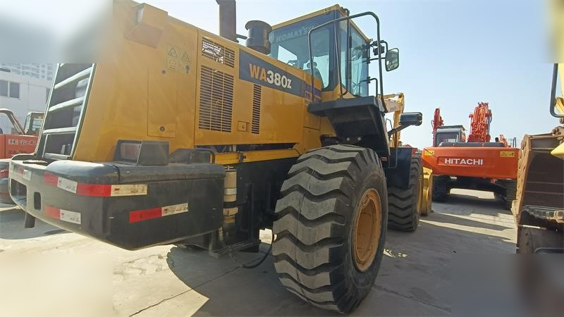 KOMATSU WA380Z-6 - Pá carregadora de rodas: foto 3 KOMATSU WA380Z-6 - Pá carregadora de rodas: foto 3