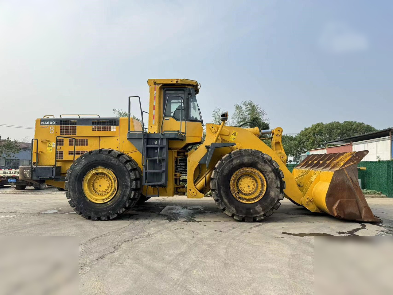 KOMATSU WA600-3 - Pá carregadora de rodas: foto 2 KOMATSU WA600-3 - Pá carregadora de rodas: foto 2