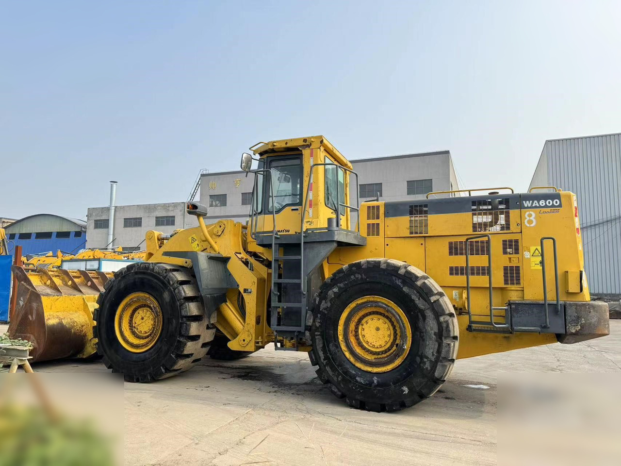 KOMATSU WA600-3 - Pá carregadora de rodas: foto 1 KOMATSU WA600-3 - Pá carregadora de rodas: foto 1
