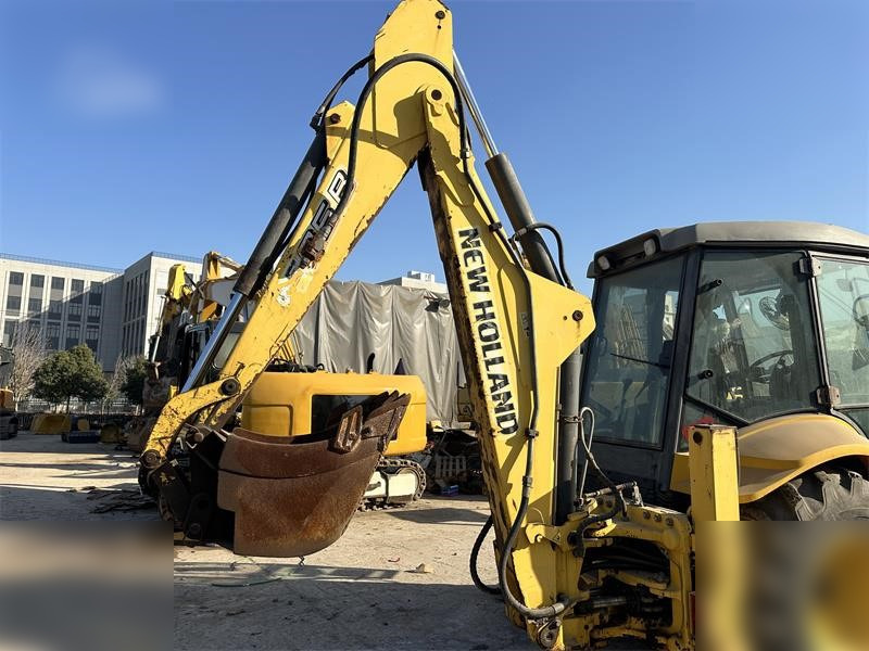 NEW HOLLAND LB95B-4PT - Retroescavadeira: foto 4 NEW HOLLAND LB95B-4PT - Retroescavadeira: foto 4