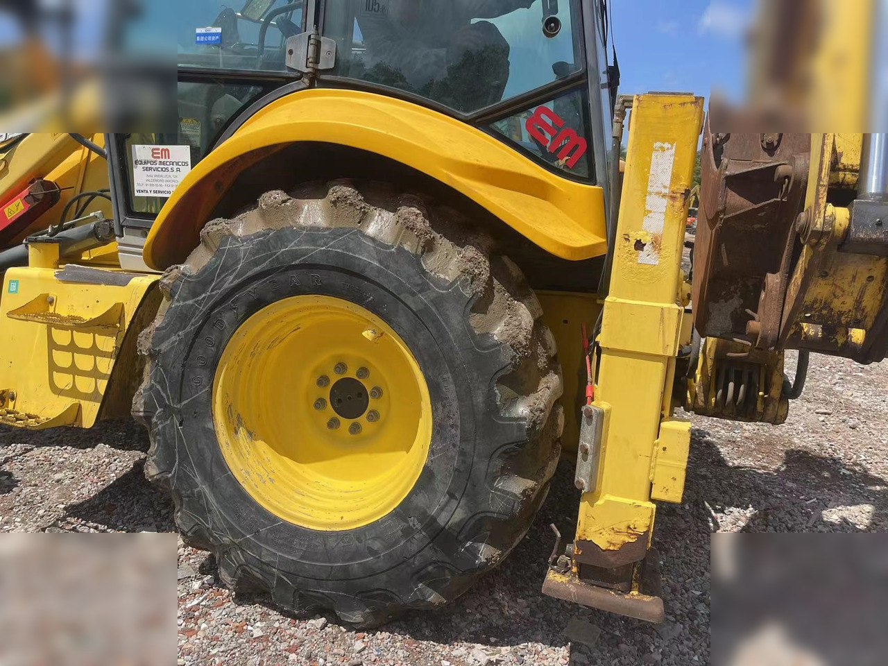 NEW HOLLAND LB95B-4PT - Retroescavadeira: foto 5 NEW HOLLAND LB95B-4PT - Retroescavadeira: foto 5