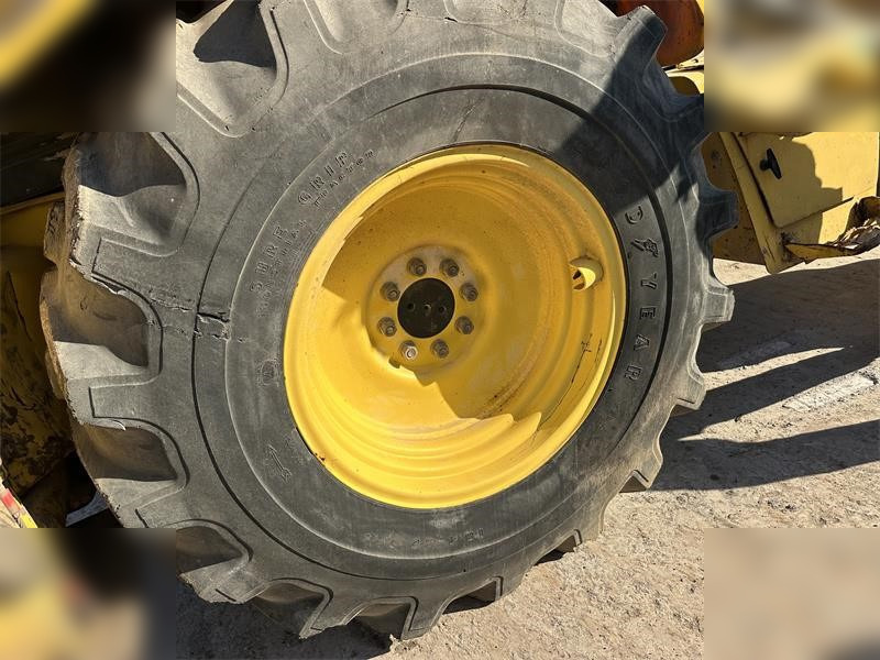 NEW HOLLAND LB95B-4PT - Retroescavadeira: foto 5 NEW HOLLAND LB95B-4PT - Retroescavadeira: foto 5