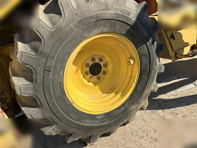 NEW HOLLAND LB95B-4PT - Retroescavadeira: foto 5 NEW HOLLAND LB95B-4PT - Retroescavadeira: foto 5