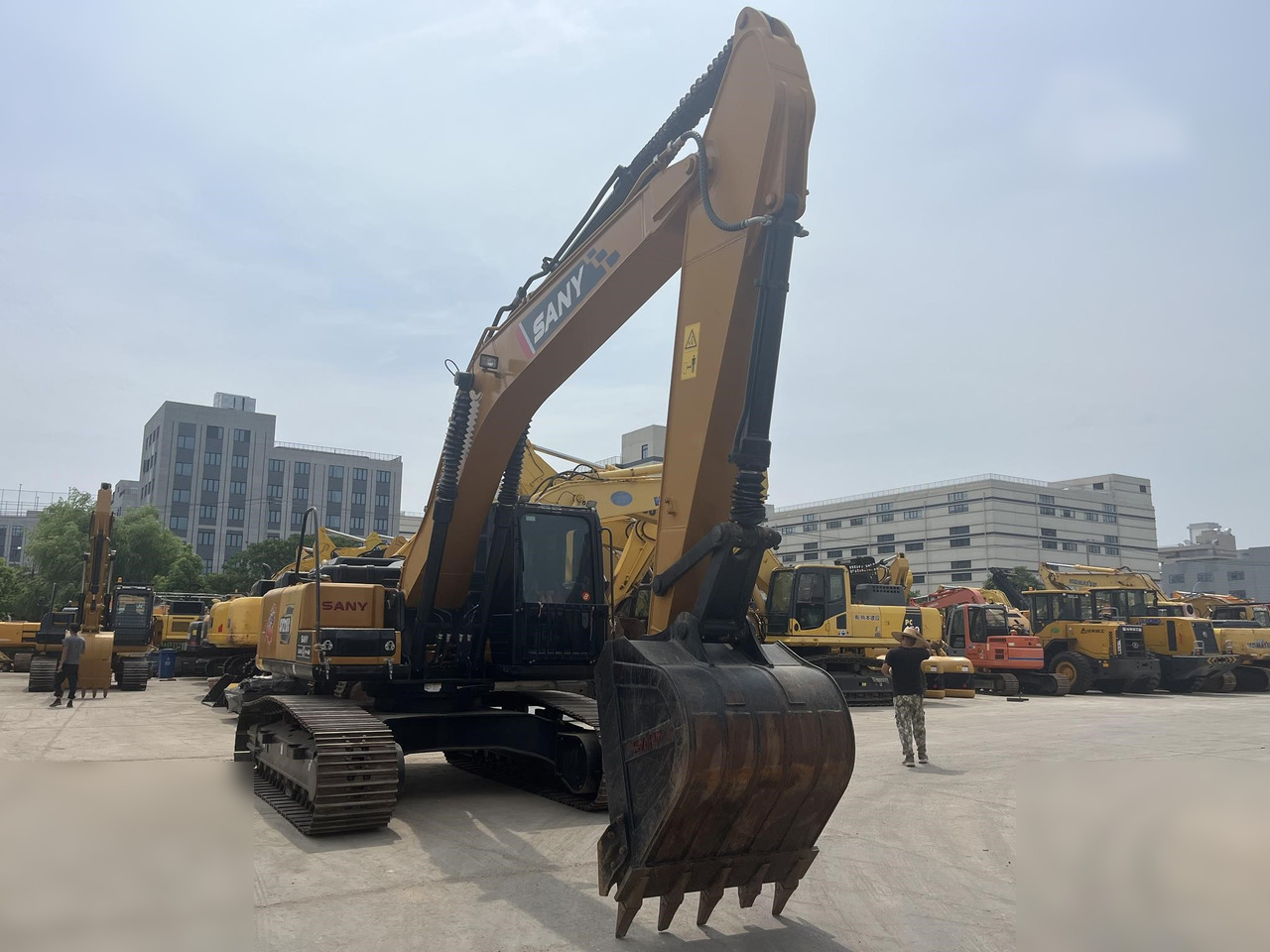 SANY SY215C - Escavadora de rastos: foto 4 SANY SY215C - Escavadora de rastos: foto 4