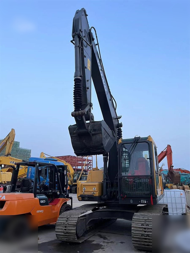 VOLVO EC140DL - Escavadora de rastos: foto 1 VOLVO EC140DL - Escavadora de rastos: foto 1