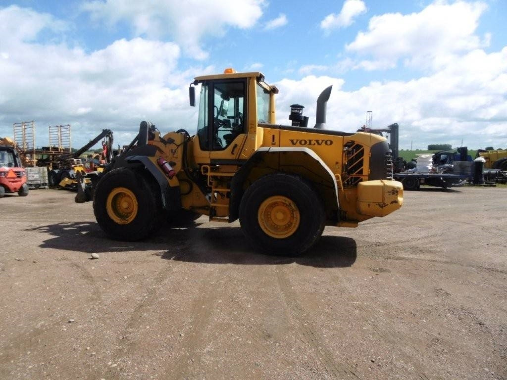 Volvo L 120 F - Pá carregadora de rodas: foto 1 Volvo L 120 F - Pá carregadora de rodas: foto 1