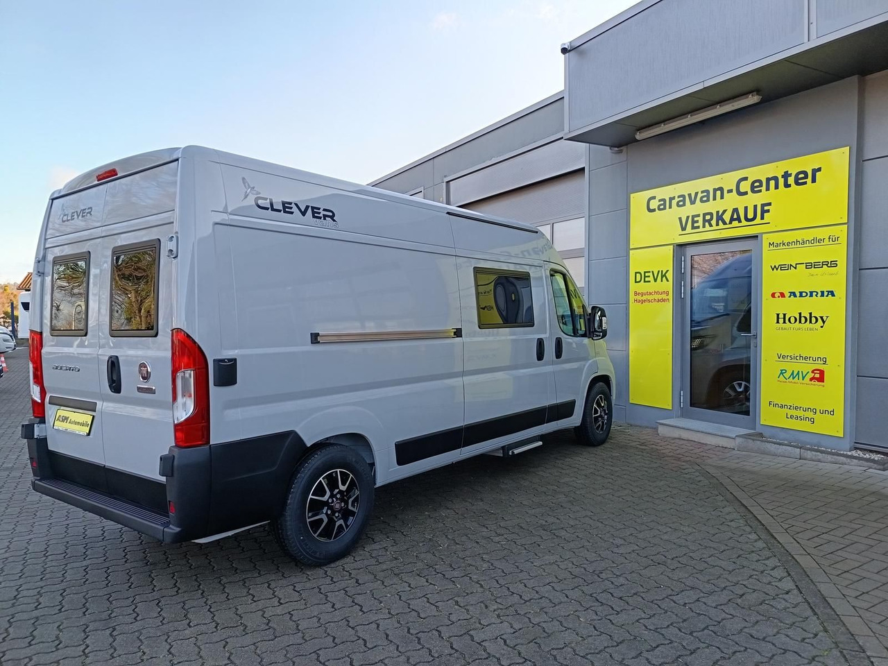 Clever Celebration 600 MJ24*AHK*MARKISE*ACC*R-KAM*RADIO - Campervan: foto 5 Clever Celebration 600 MJ24*AHK*MARKISE*ACC*R-KAM*RADIO - Campervan: foto 5