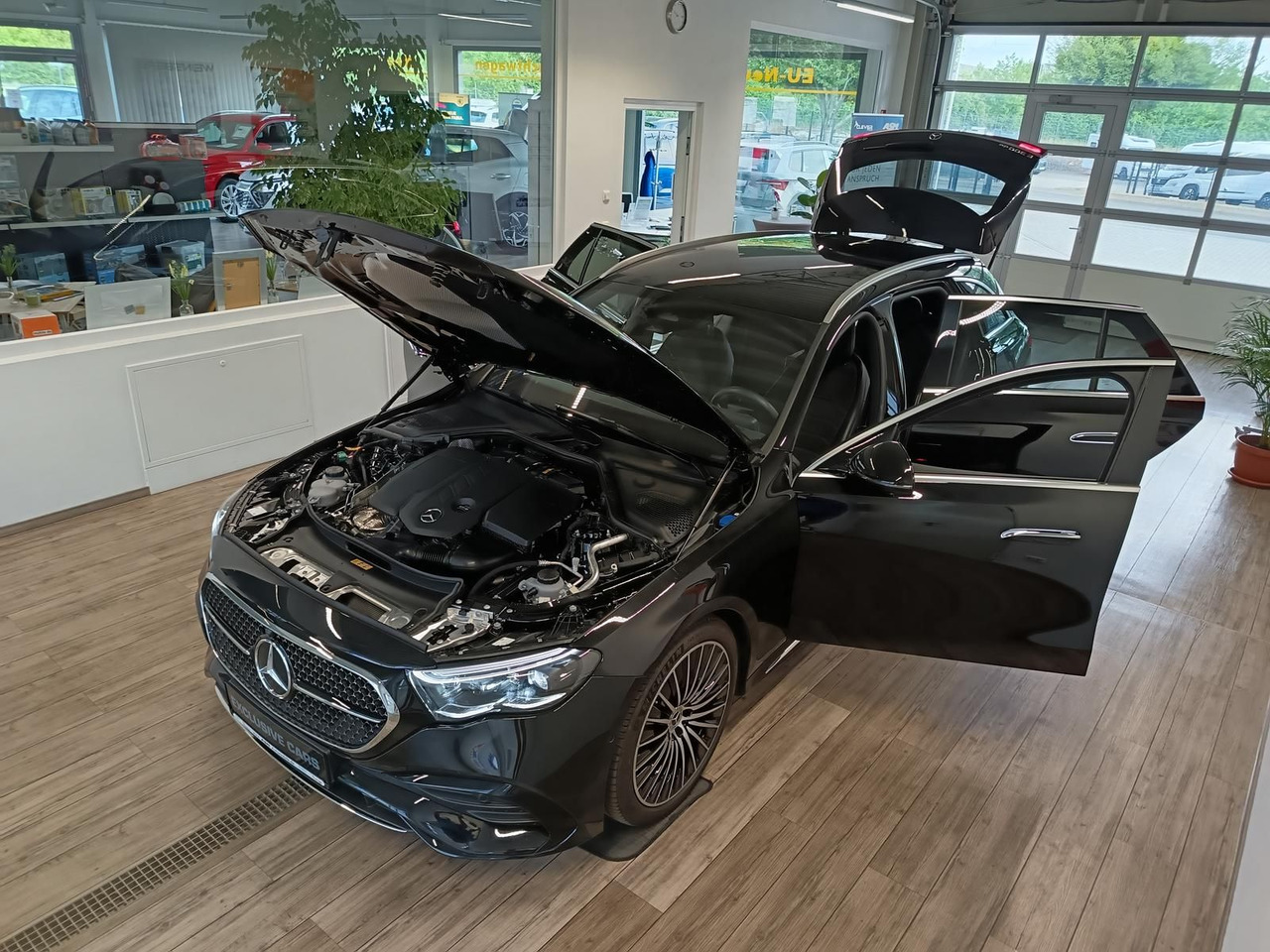 Mercedes-Benz E 300 T de 4M*AMG LINE ADVANCED PLUS*AHK*360°* - Automóvel: foto 2 Mercedes-Benz E 300 T de 4M*AMG LINE ADVANCED PLUS*AHK*360°* - Automóvel: foto 2
