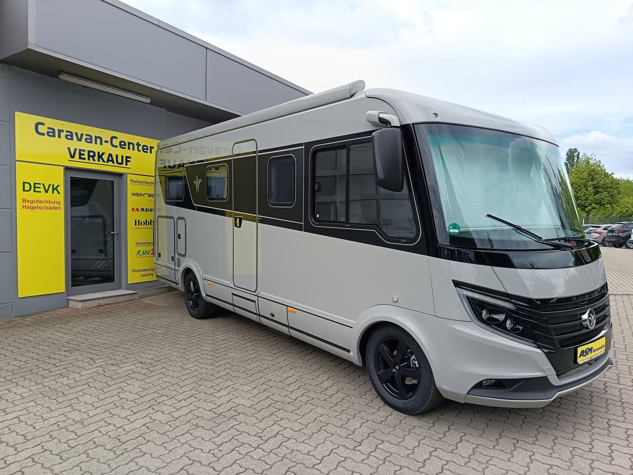 Niesmann + Bischoff iSmove 6.9 E132 kW*AHK*SOLAR*SAT*NAVI*DACHKLIMA* - Autocaravana integral: foto 2 Niesmann + Bischoff iSmove 6.9 E132 kW*AHK*SOLAR*SAT*NAVI*DACHKLIMA* - Autocaravana integral: foto 2