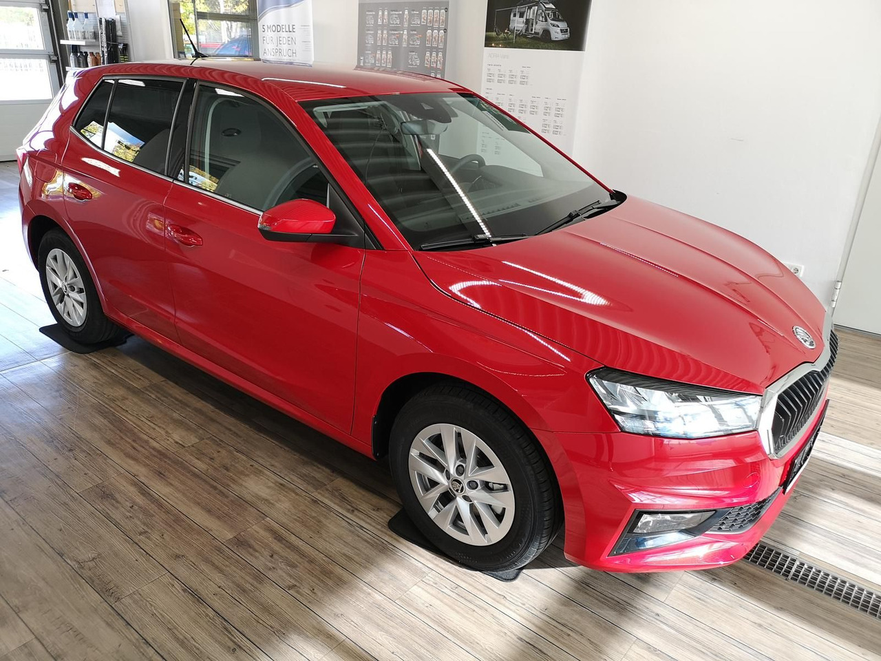 Skoda Fabia Selection 1,0TSIDSG+AHK-VORBER+LED+DAB+SHZ - Sedan: foto 2 Skoda Fabia Selection 1,0TSIDSG+AHK-VORBER+LED+DAB+SHZ - Sedan: foto 2