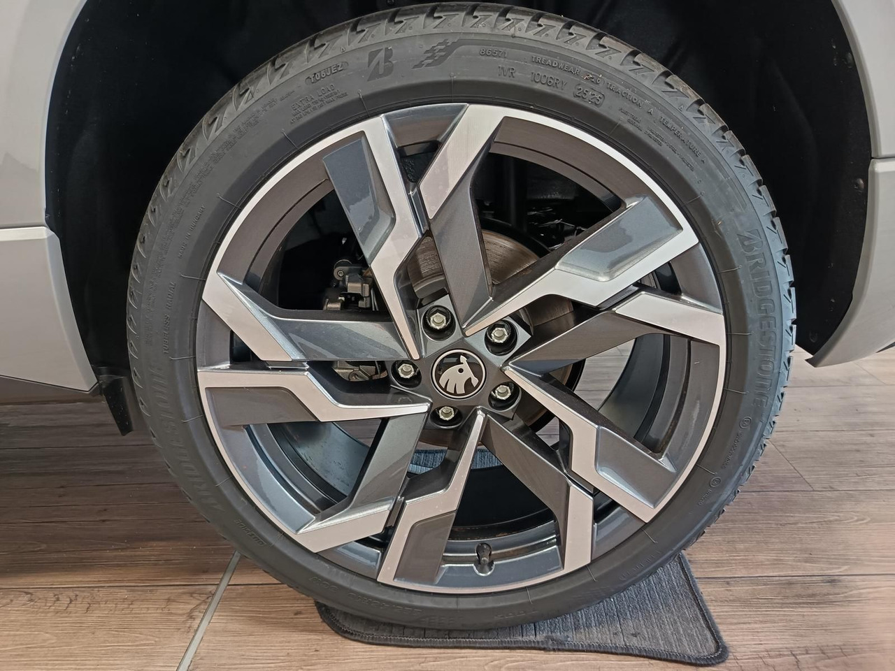 SUV Skoda Karoq Sportline 2,0 TDI DSG 4x4*AHK*PSD*STD.HZG*: foto 25 SUV Skoda Karoq Sportline 2,0 TDI DSG 4x4*AHK*PSD*STD.HZG*: foto 25