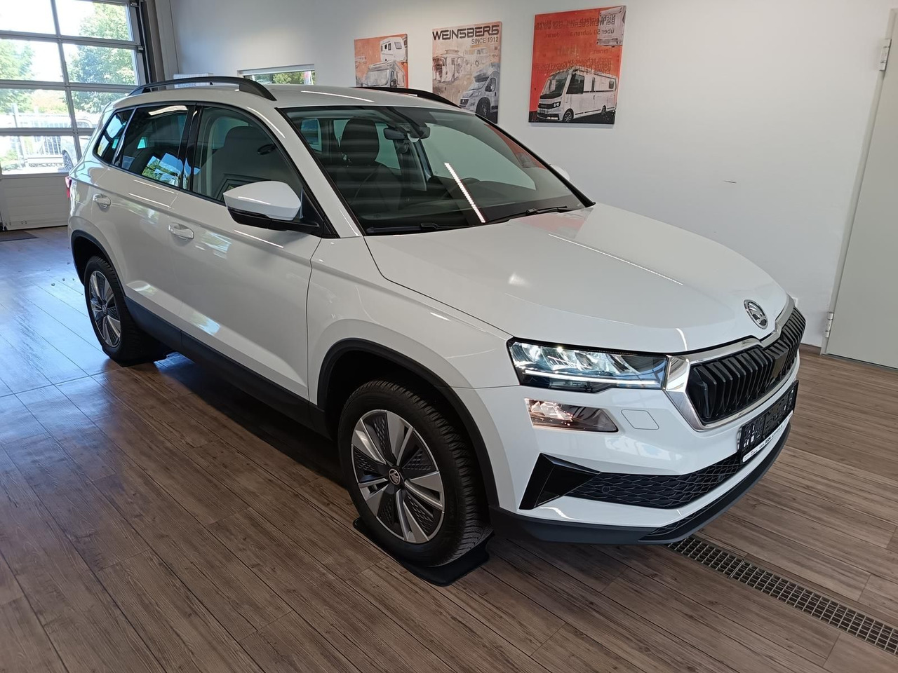 Skoda Karoq Style 1,5TSI DSG*AHK-VORBER*NAVI*LED*R-KAM - SUV: foto 3 Skoda Karoq Style 1,5TSI DSG*AHK-VORBER*NAVI*LED*R-KAM - SUV: foto 3