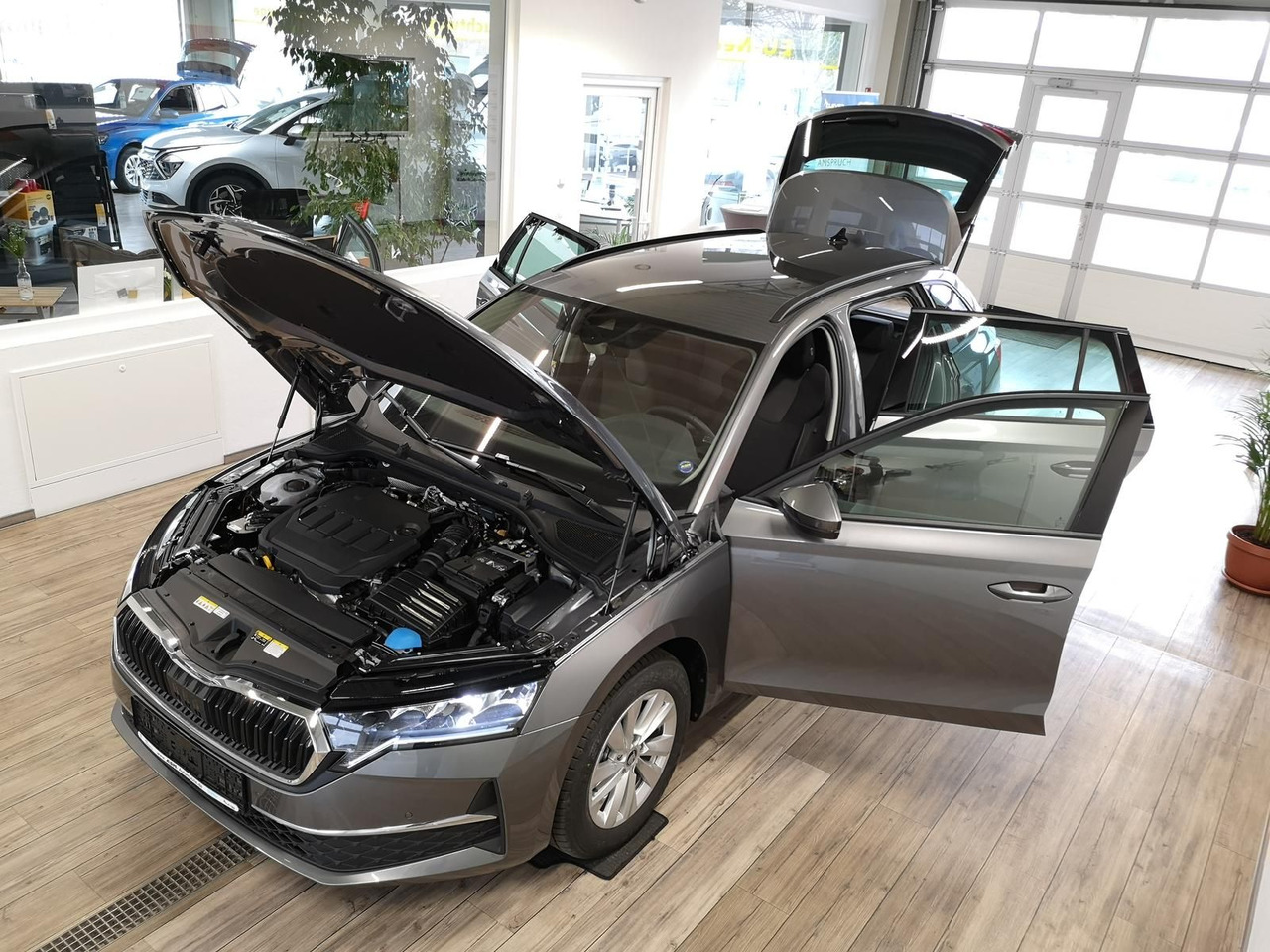 Skoda Octavia Combi Selection DSG*AHK*WINTERPAKET*LED* - Carrinha: foto 2 Skoda Octavia Combi Selection DSG*AHK*WINTERPAKET*LED* - Carrinha: foto 2