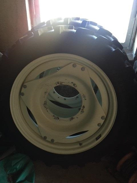 Alliance 270/95R36 Forhjul - New Holland T7 SWB - Pneu por Máquina agrícola: foto 1 Alliance 270/95R36 Forhjul - New Holland T7 SWB - Pneu por Máquina agrícola: foto 1