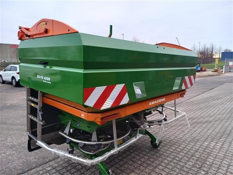 Amazone ZA-TS 4200 Hydro med Argus og WindControl - Espalhador de estrume: foto 3 Amazone ZA-TS 4200 Hydro med Argus og WindControl - Espalhador de estrume: foto 3