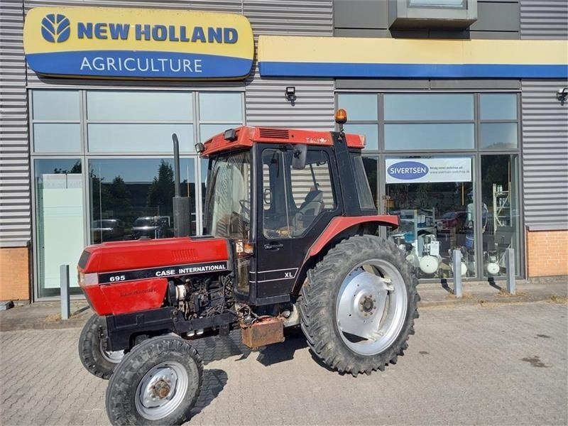 Case IH 695 XL - Trator: foto 1 Case IH 695 XL - Trator: foto 1