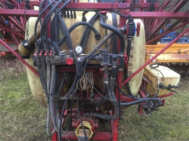 Hardi LHY 1000 / 16/361 Incl. fronttank - Pulverizador de arrastar: foto 4 Hardi LHY 1000 / 16/361 Incl. fronttank - Pulverizador de arrastar: foto 4